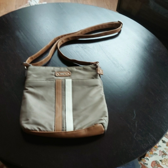 Roots Shoulder Bag - Picture 5 of 5